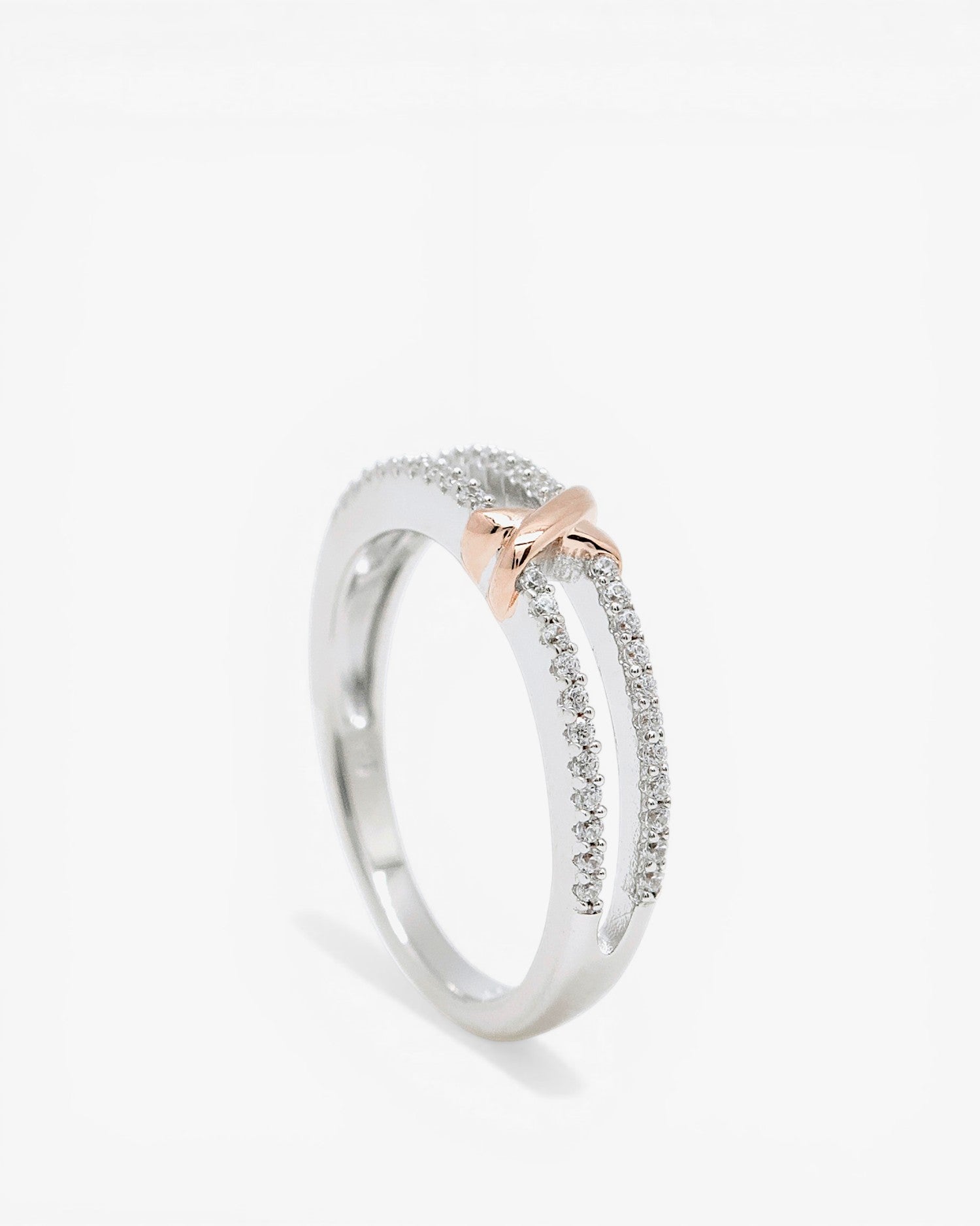 Anillos circonitas diseño de doble carril y grapa bicolor
