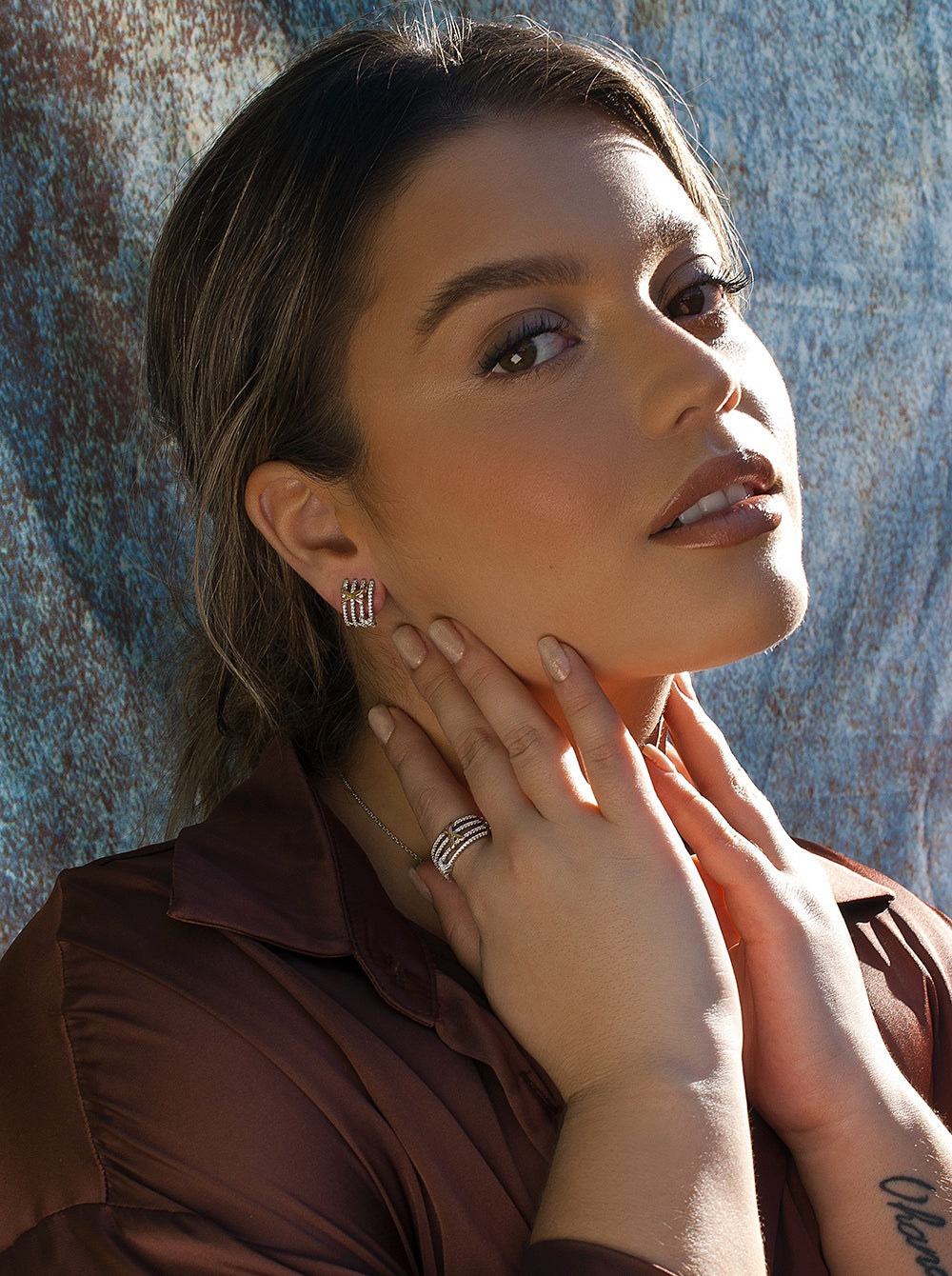 Anillos circonitas de plata con grapa cruzada