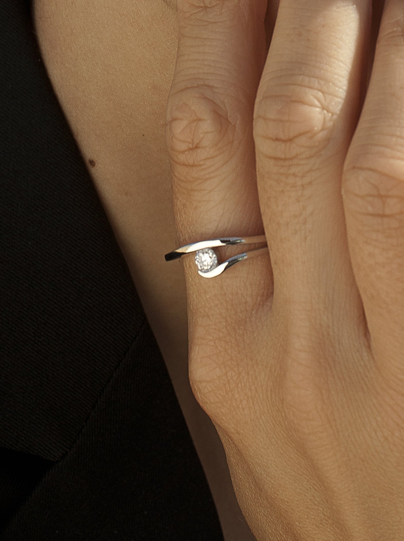 fins design original avec quartz adamantine central