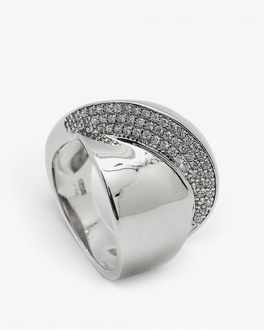 Anillos grandes estilo cruzado con circonitas
