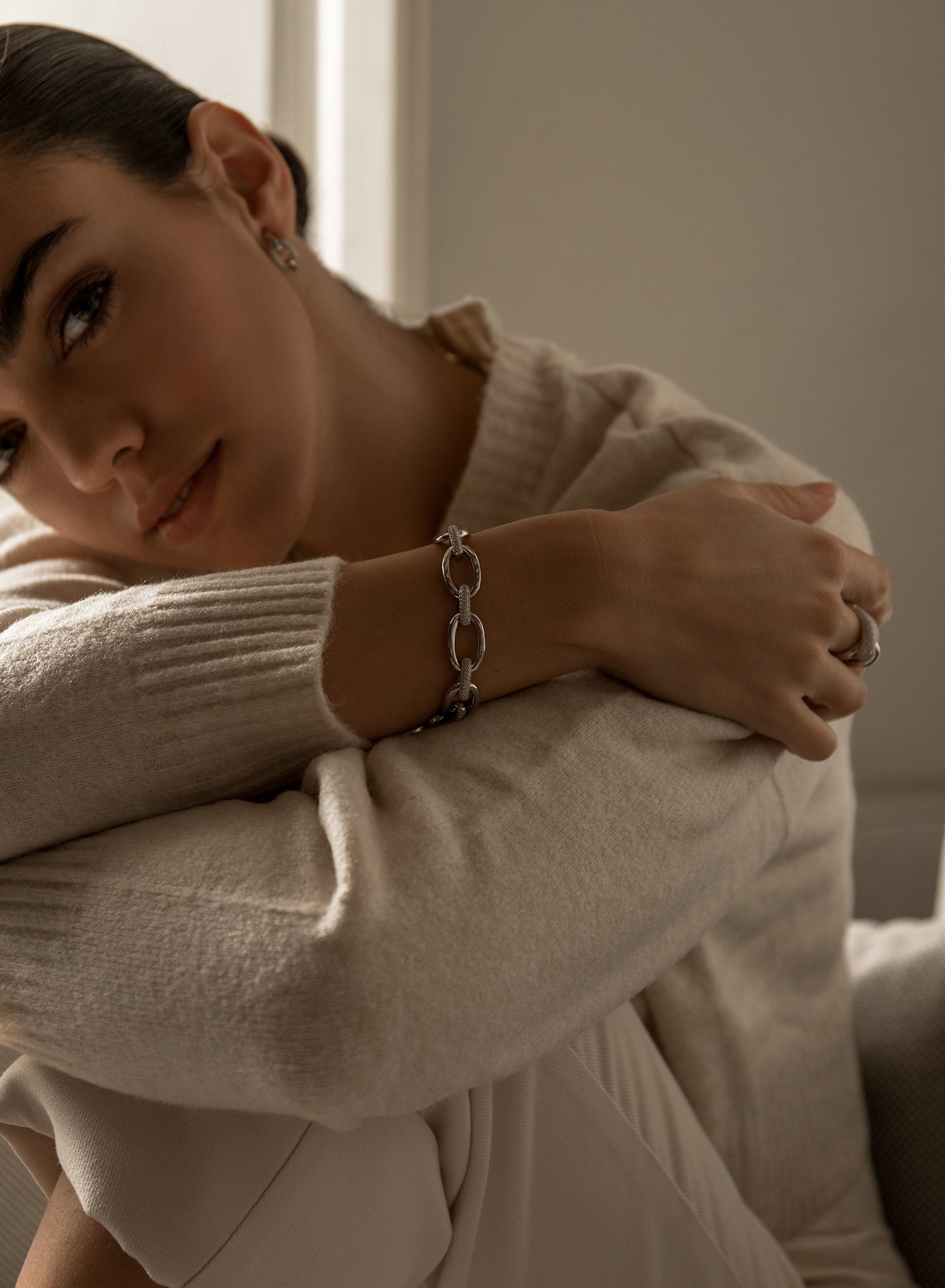 Pulsera eslabones plata ovalados con detalle de circonita