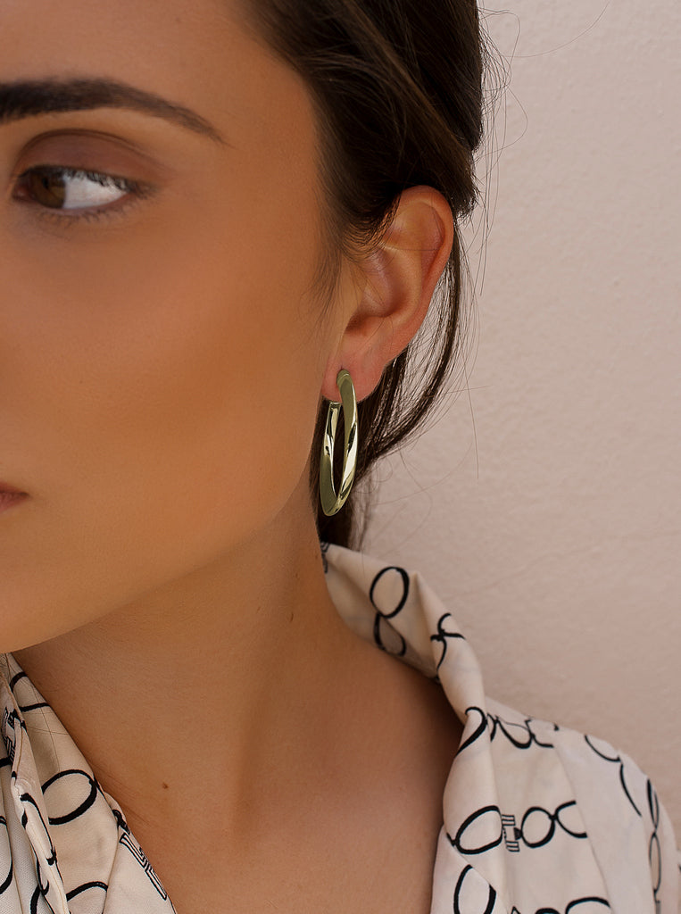 Pendientes aro de plata diseño abierto y ovalado bañado en oro