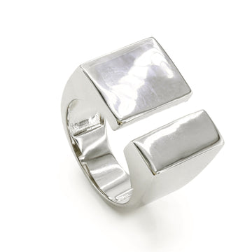 Anillo sello diseño abierto con plata lisa
