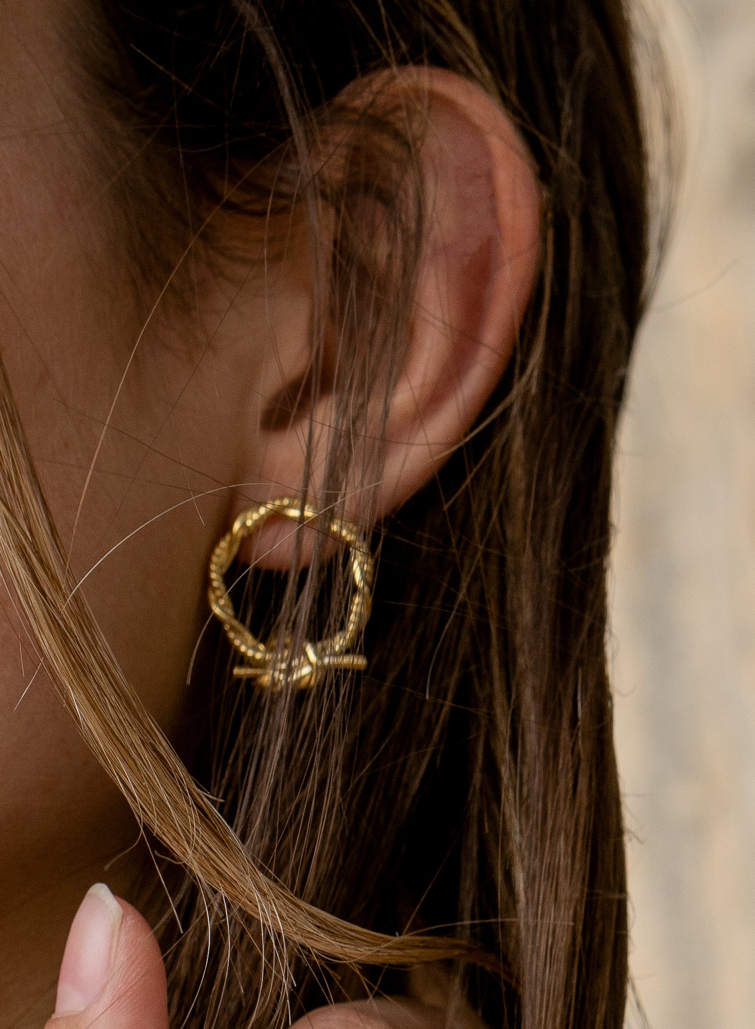 Pendientes originales plata estilo aro entrelazados con nudo