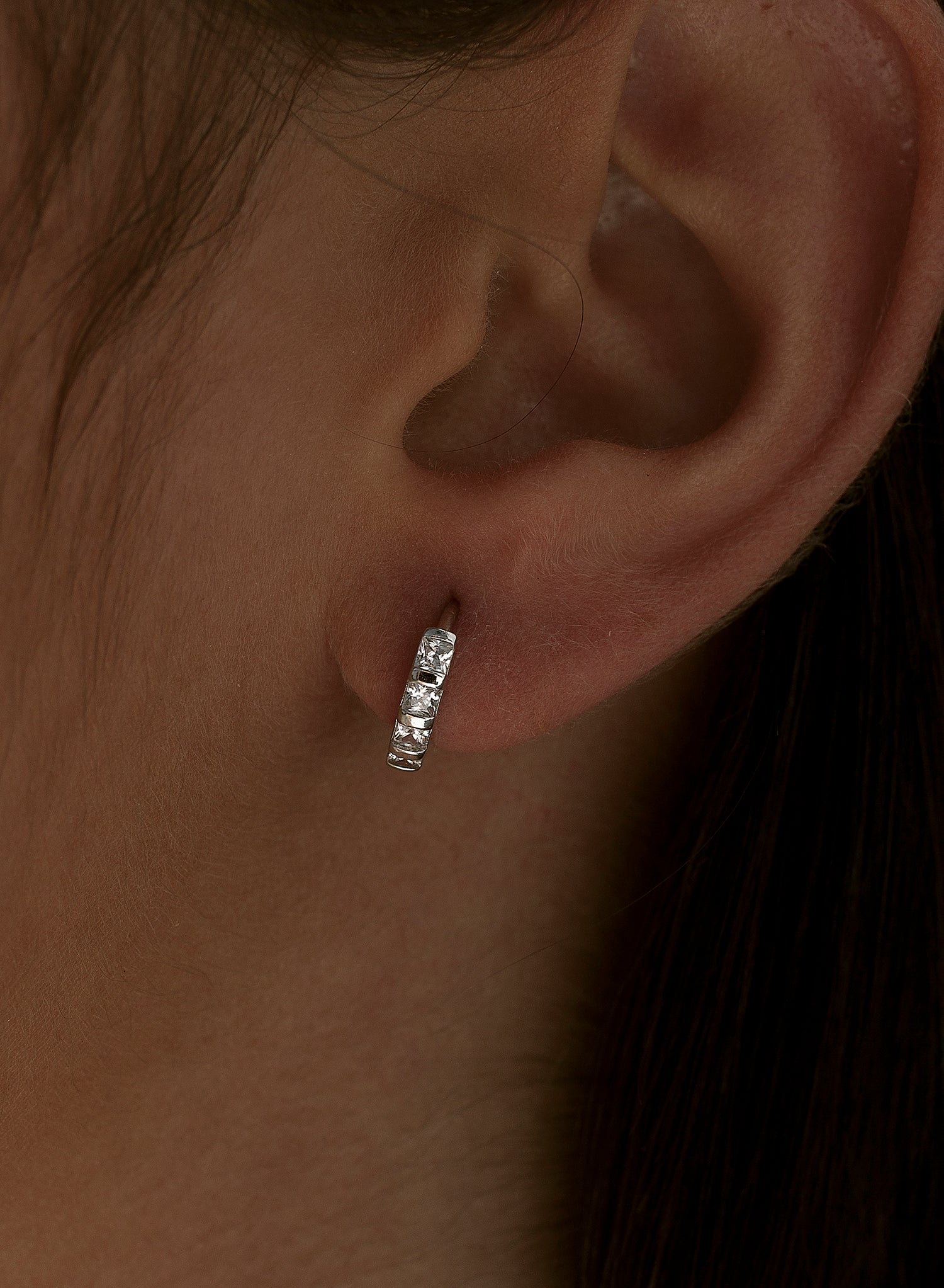 Pendientes aros muy pequeños diseño circonitas talla princesa