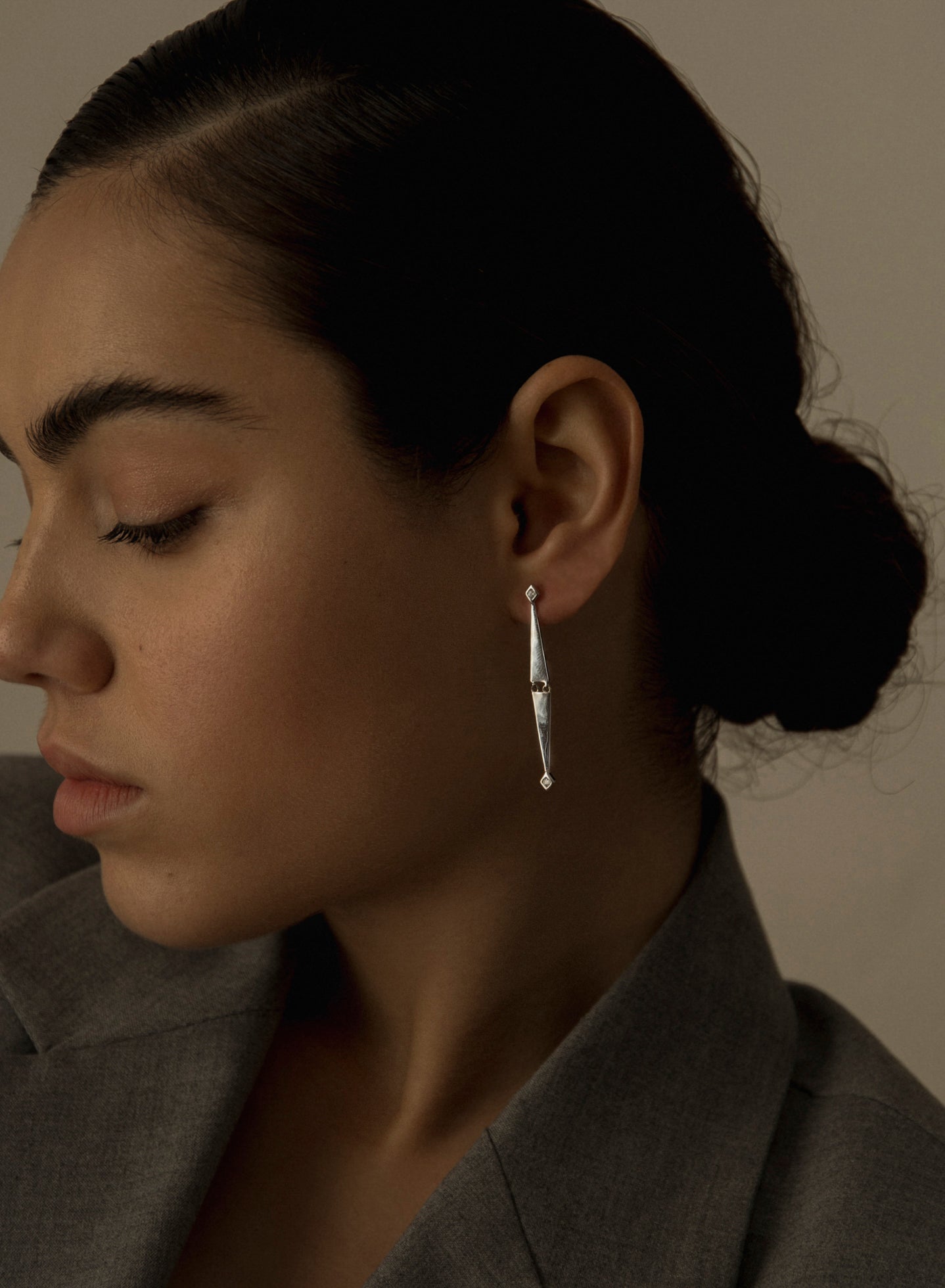 Pendientes largos de plata finos diseño doble triangulo móviles