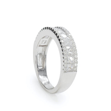 Anillos con circonitas y cuarzos adamantinos centrales