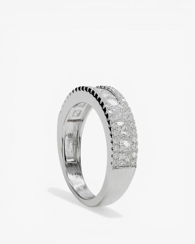 Anillos con circonitas y cuarzos adamantinos centrales