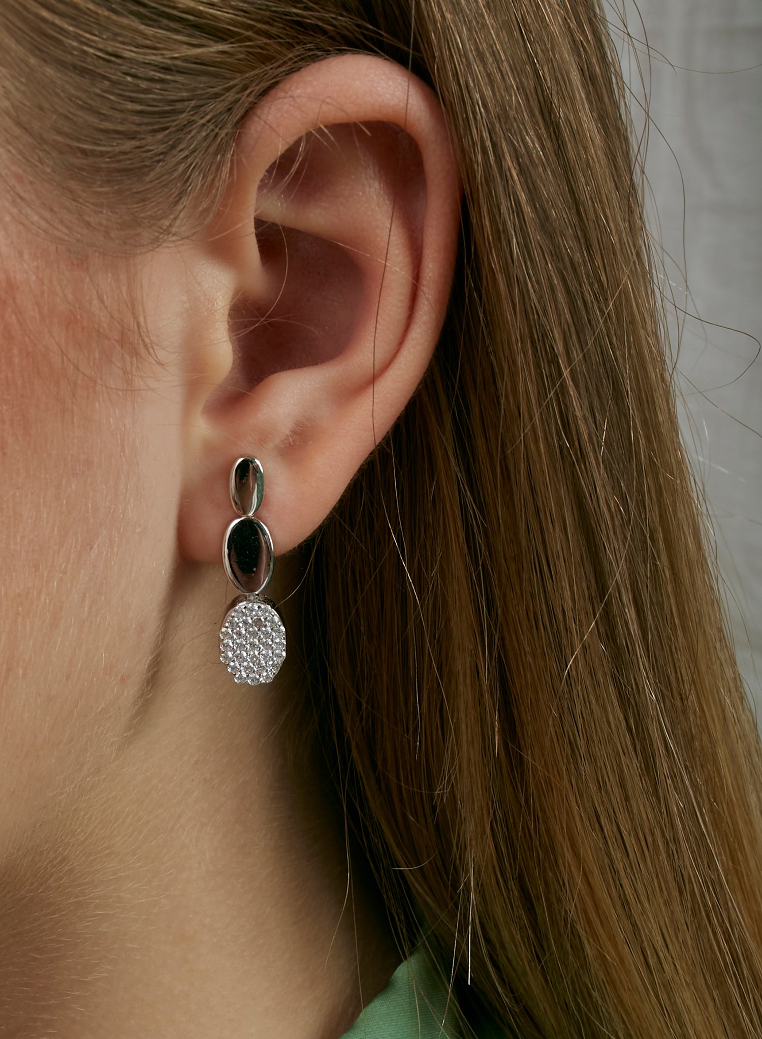 Pendientes largos plata brillantes motivos redondos y circonitas