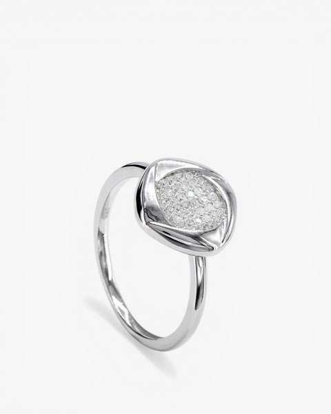 Bagues fines en argent de forme carrée et ornées de zirconiums cubiques