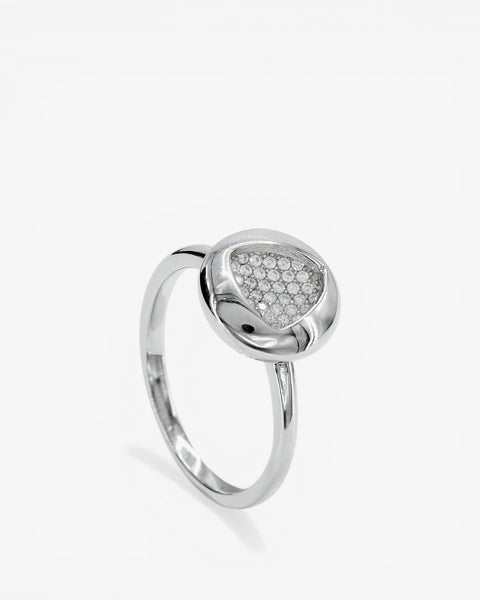 Anillos finos de plata silueta triangular y circonitas