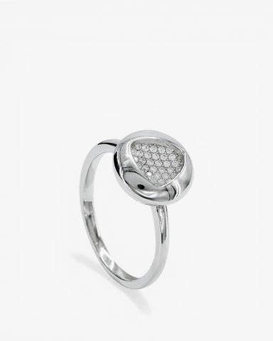 Anillos finos de plata silueta triangular y circonitas