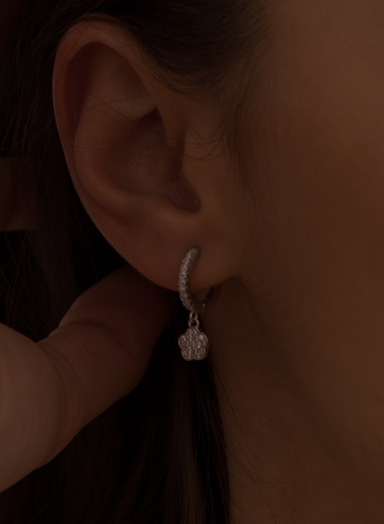 Boucles d'oreillesavec  boucles d'oreilles de et breloques avecpendentifs et breloques avec zircons