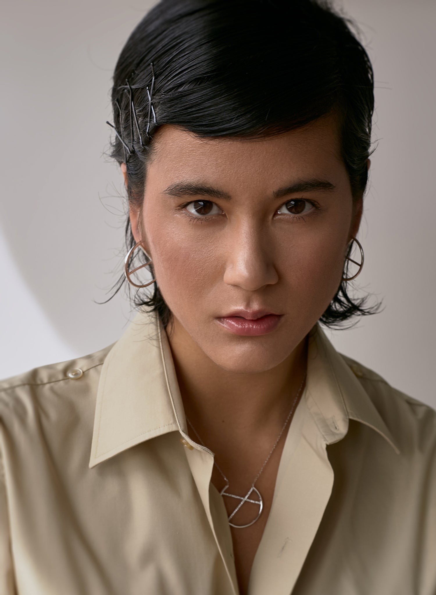 Pendientes aro originales diseño carriles de circonita cruzados