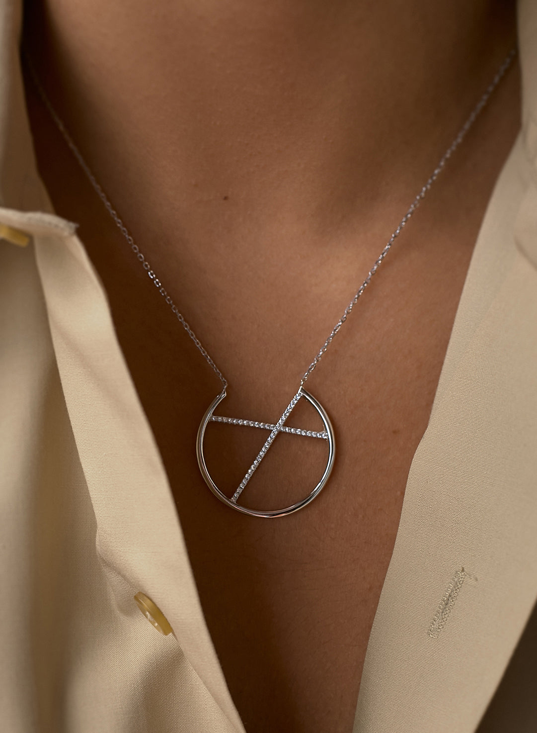 Colgante brillante diseño de doble raíl de circonitas