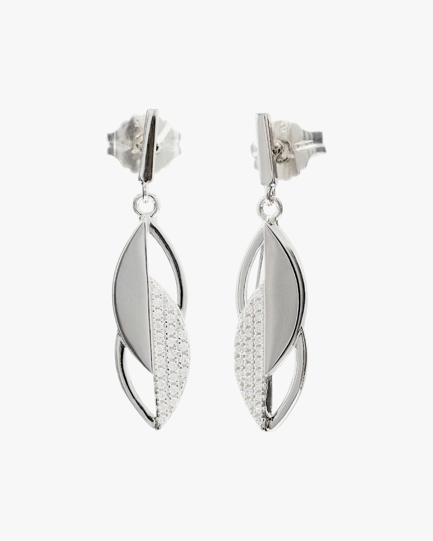Pendientes originales diseño de hoja geométrica con circonitas
