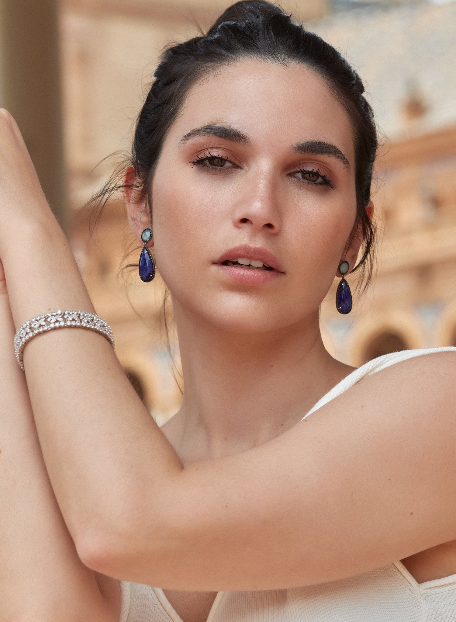 Bracelet rivière en argent avec des rails en oxyde de zirconium blanc de différentes tailles