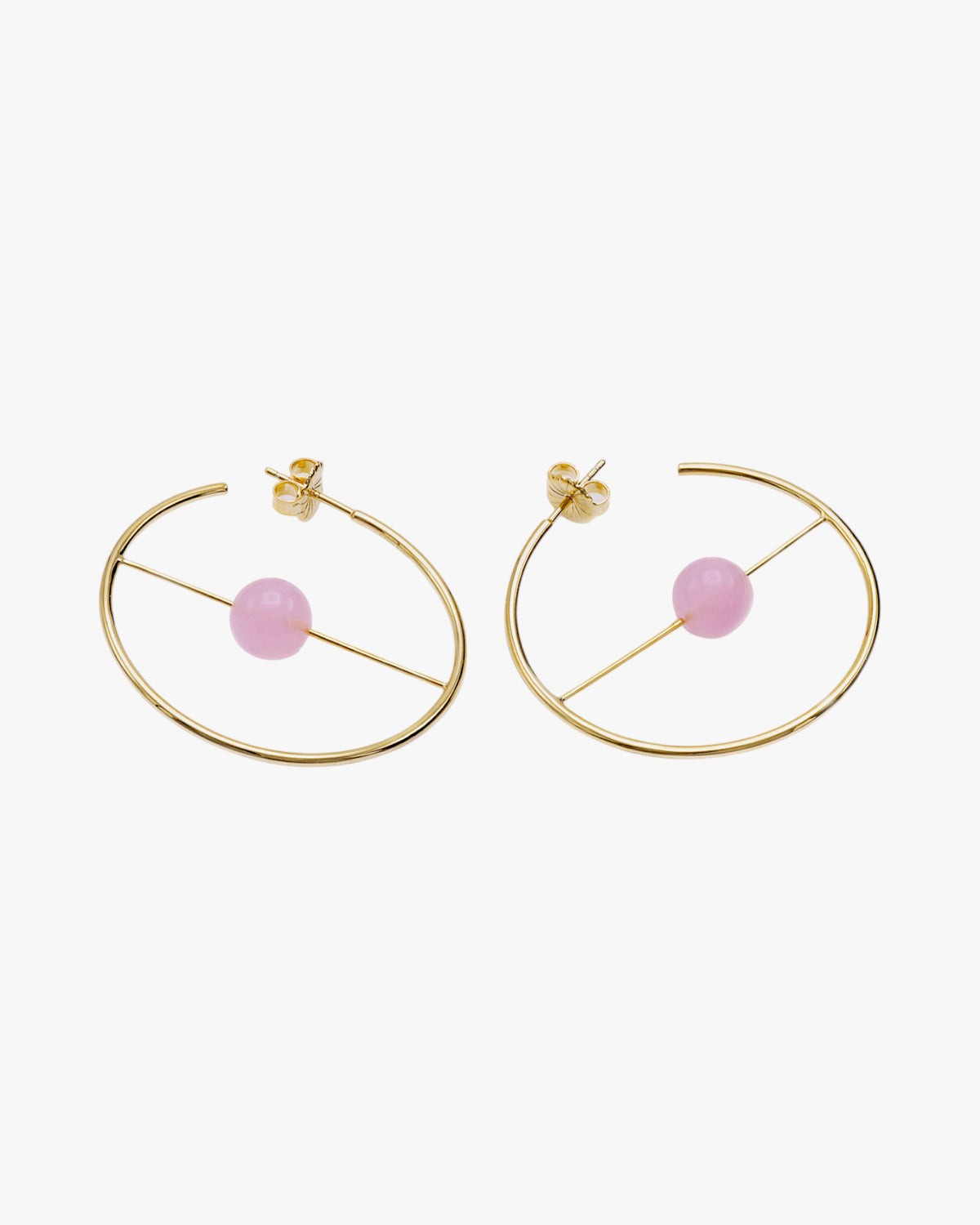 Aros dorados diseño circular y barra con cuarzo rosa central