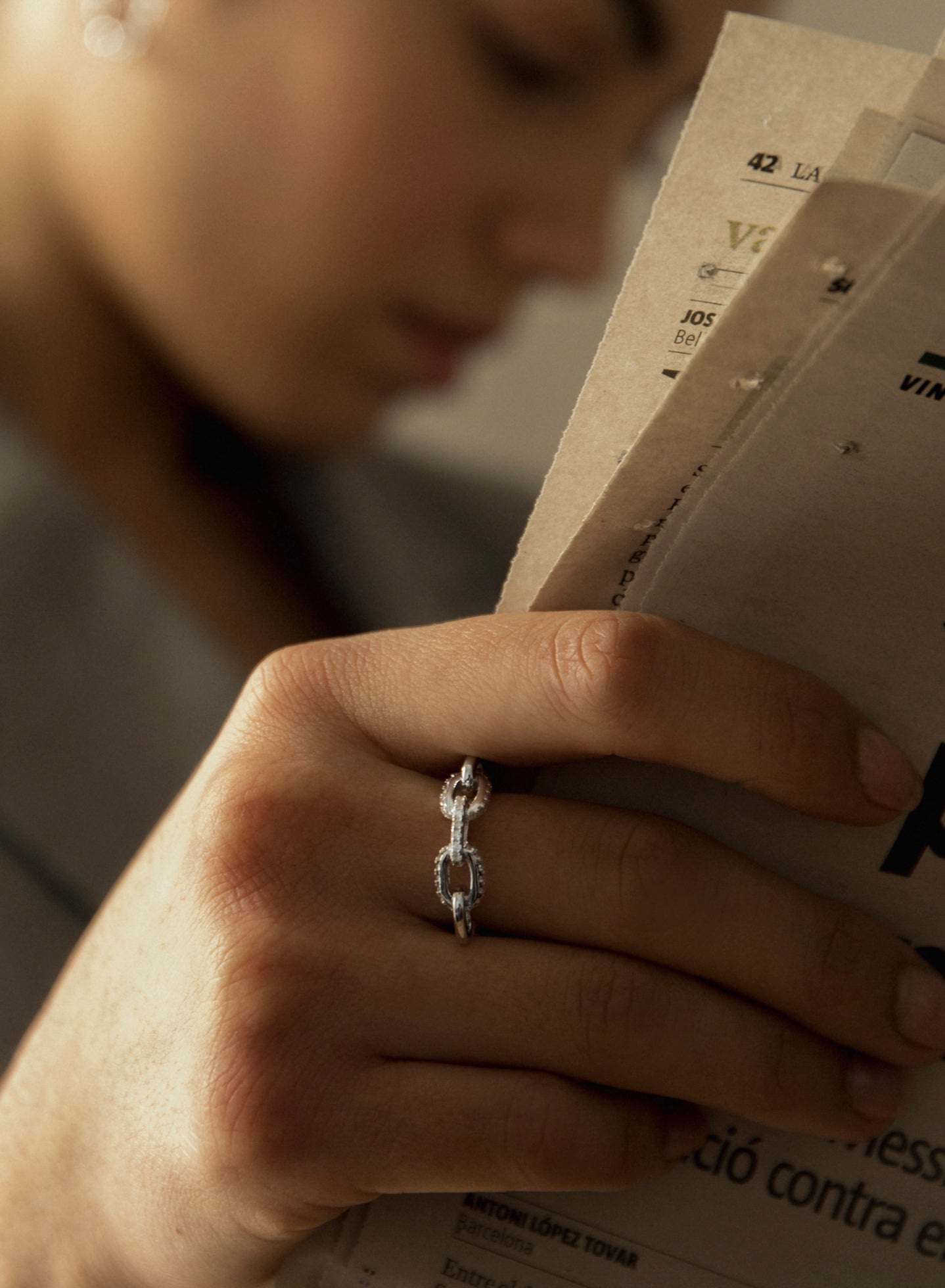 Anillos finos de plata diseño de cadena y circonitas