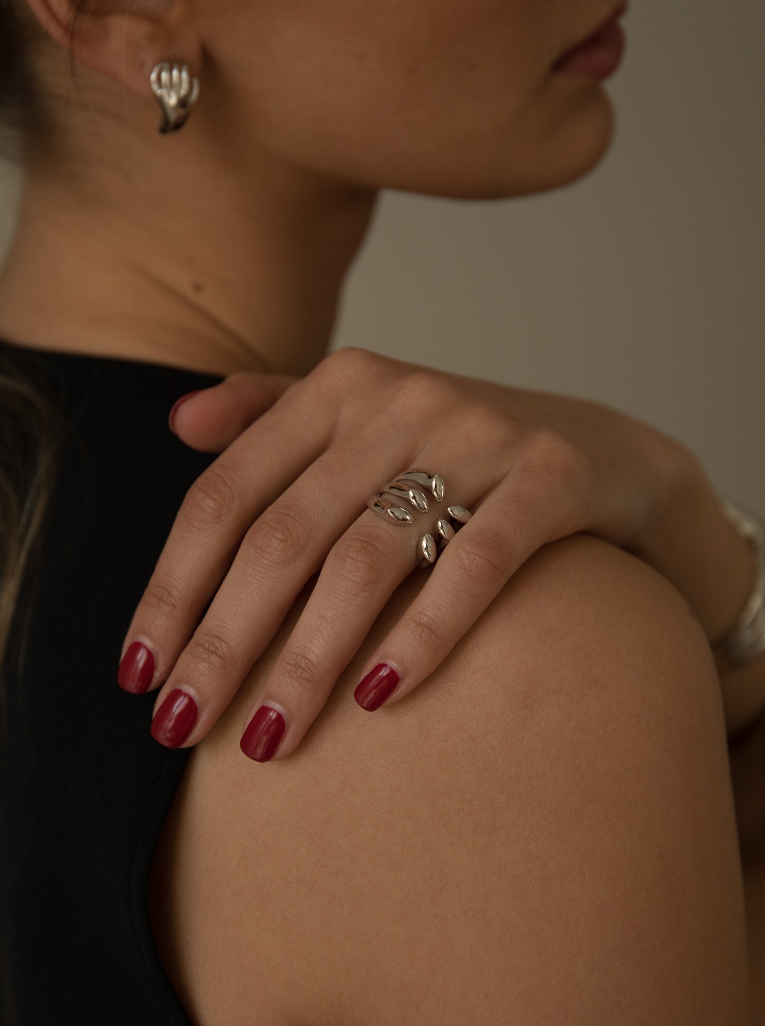 Anillos grandes de plata diseño múltiples garras