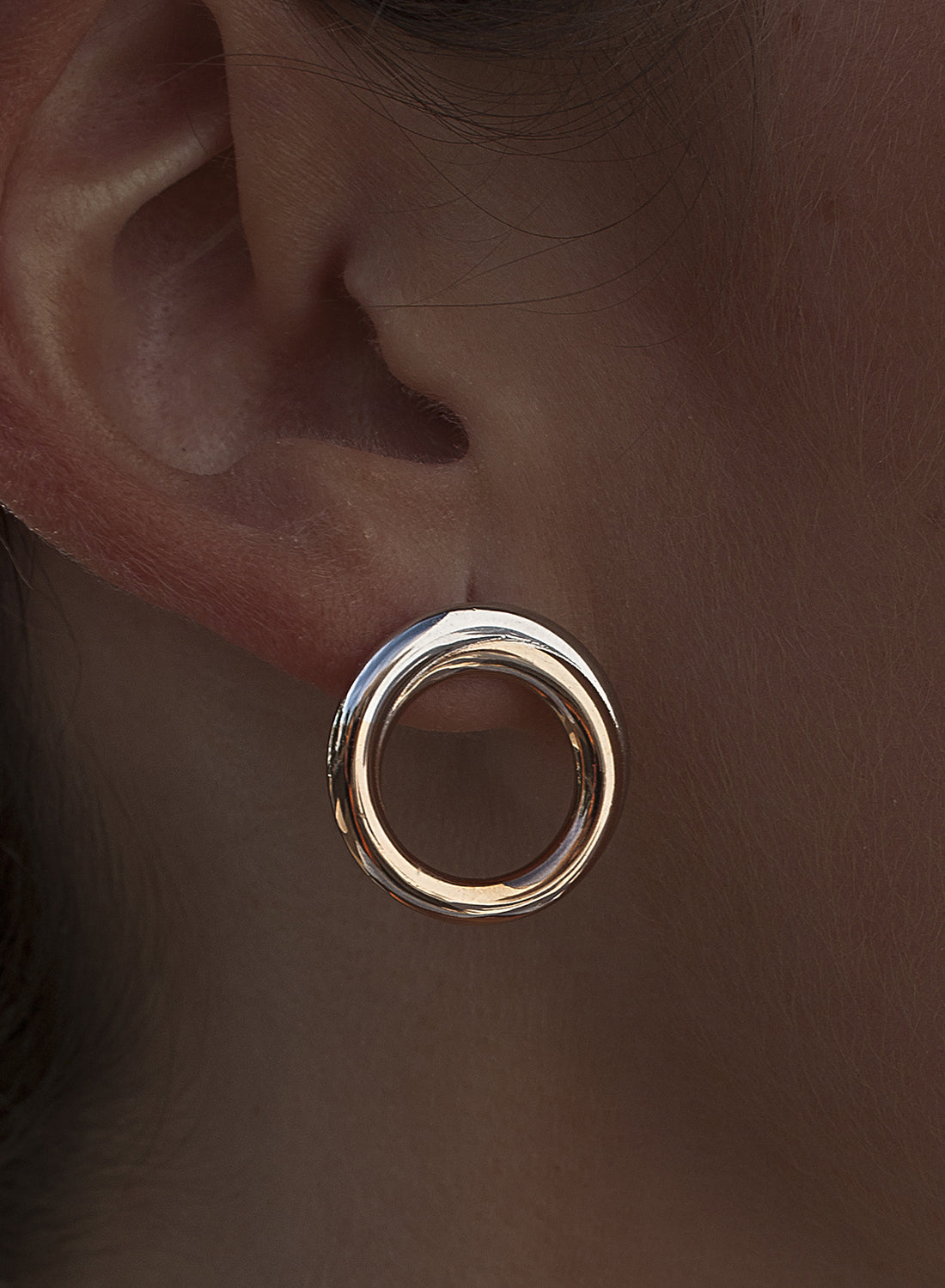 Pendientes bicolor diseño nudo central