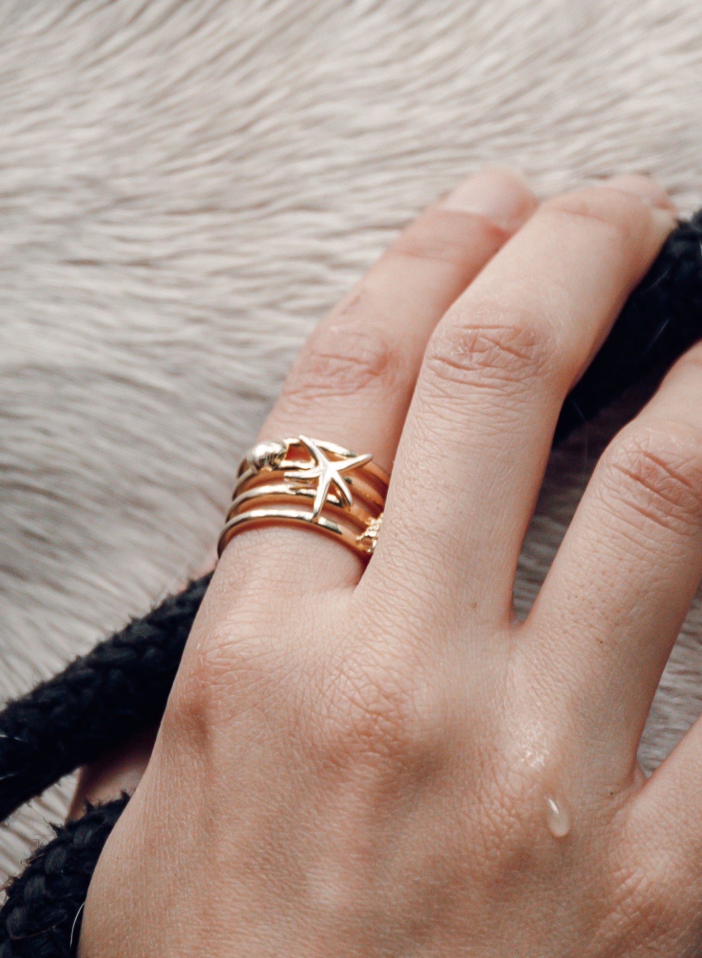 Anillos anchos diseño de motivos marinos