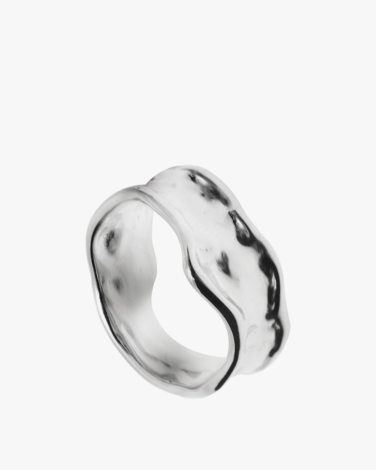 Liquid irregular wide design rings