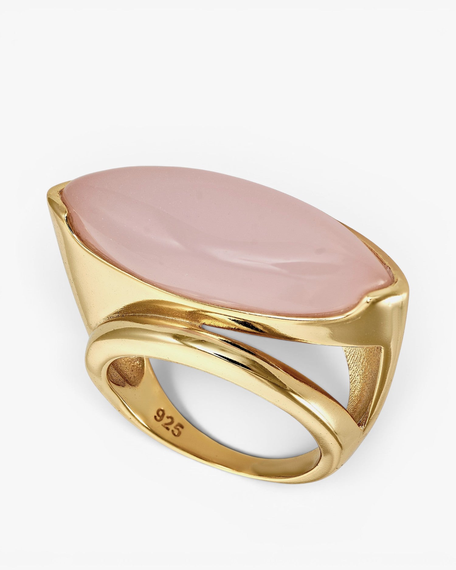 Anillos con piedras tono cuarzo rosa de plata dorada