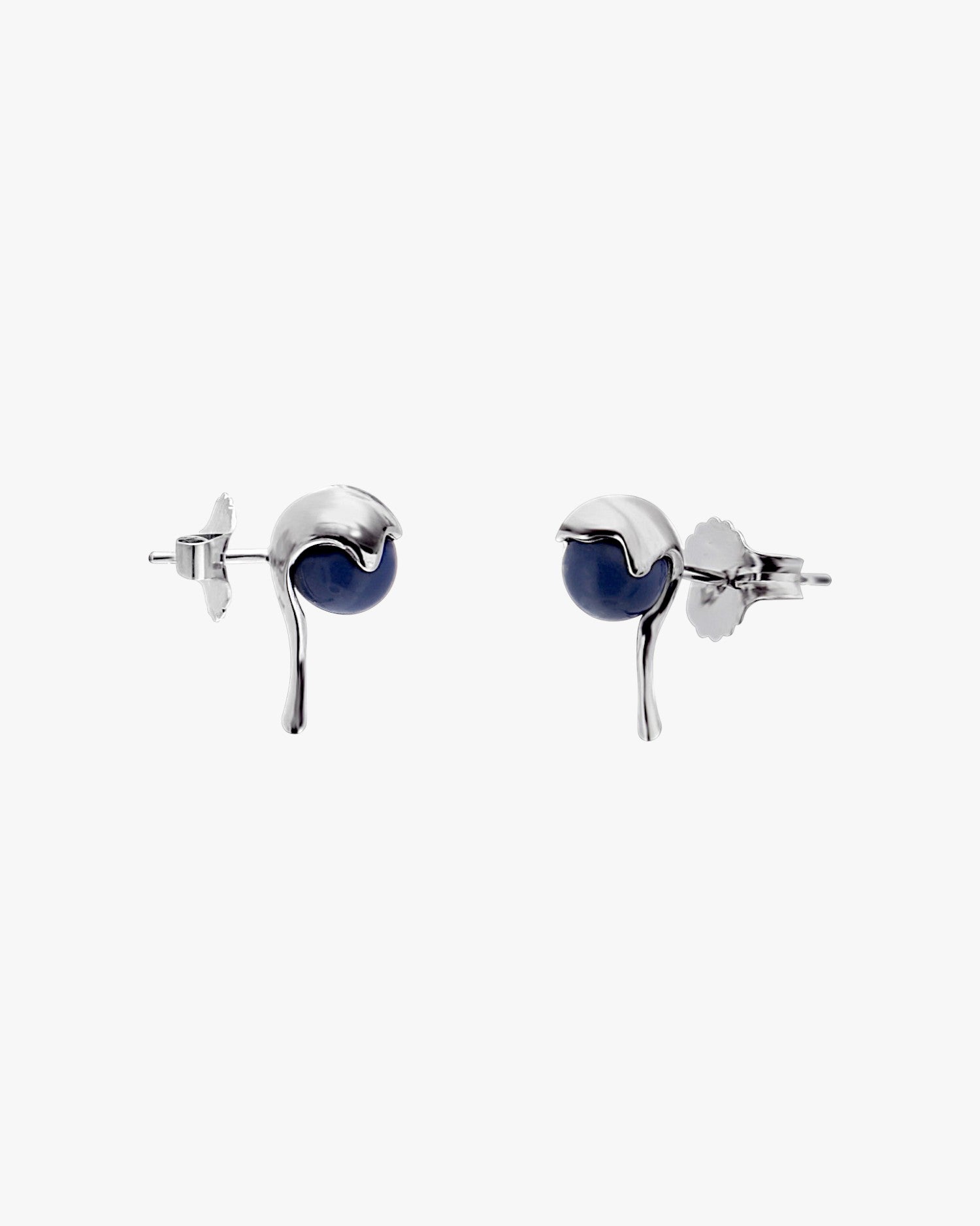 Boucles d'oreilles originales avec un motif en émail liquide