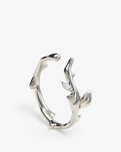 Anillos de diseño de plata rama con circonita