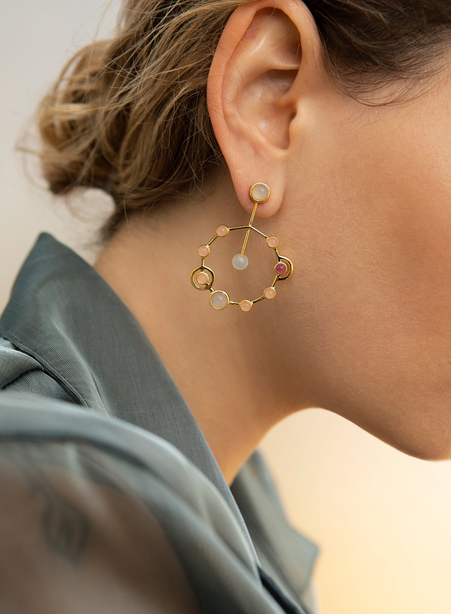 Pendientes originales de plata diseño átomos con piedras de colores
