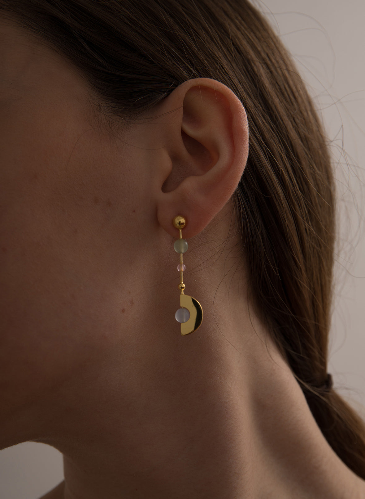 Pendientes originales de plata diseño lineal con piedras de colores