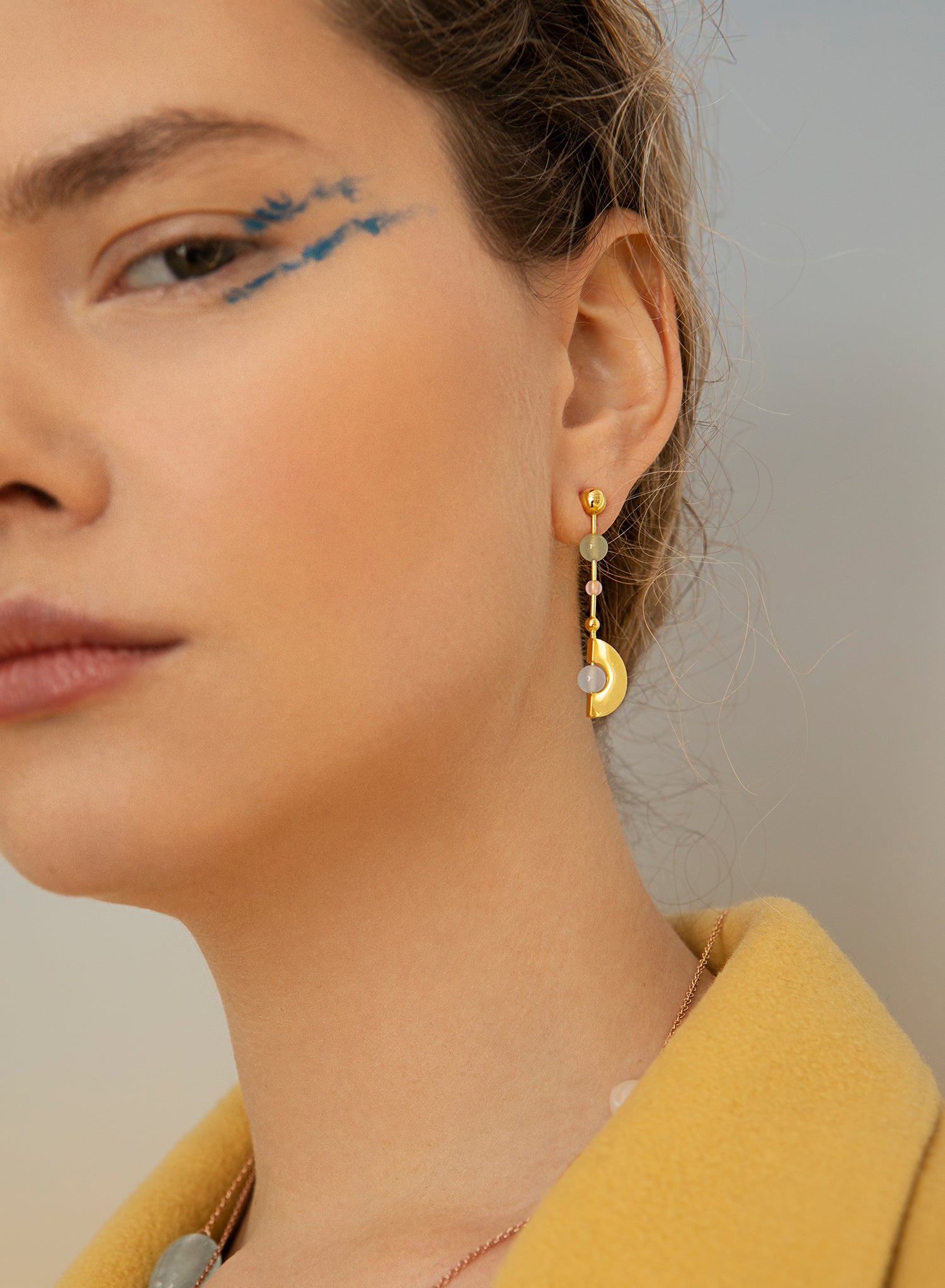 Pendientes originales de plata diseño lineal con piedras de colores