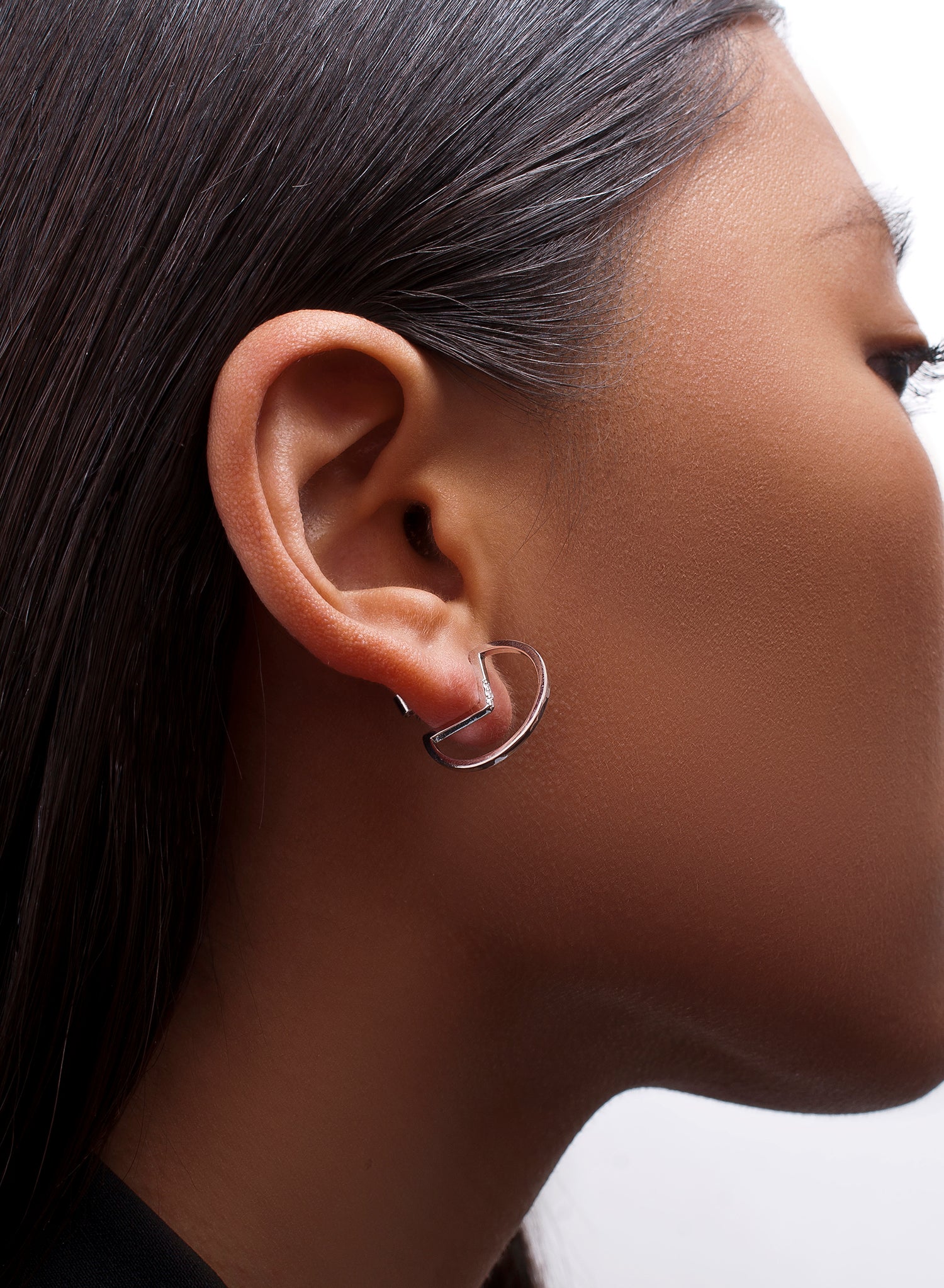 Pendientes originales diseño come-cocos con circonitas