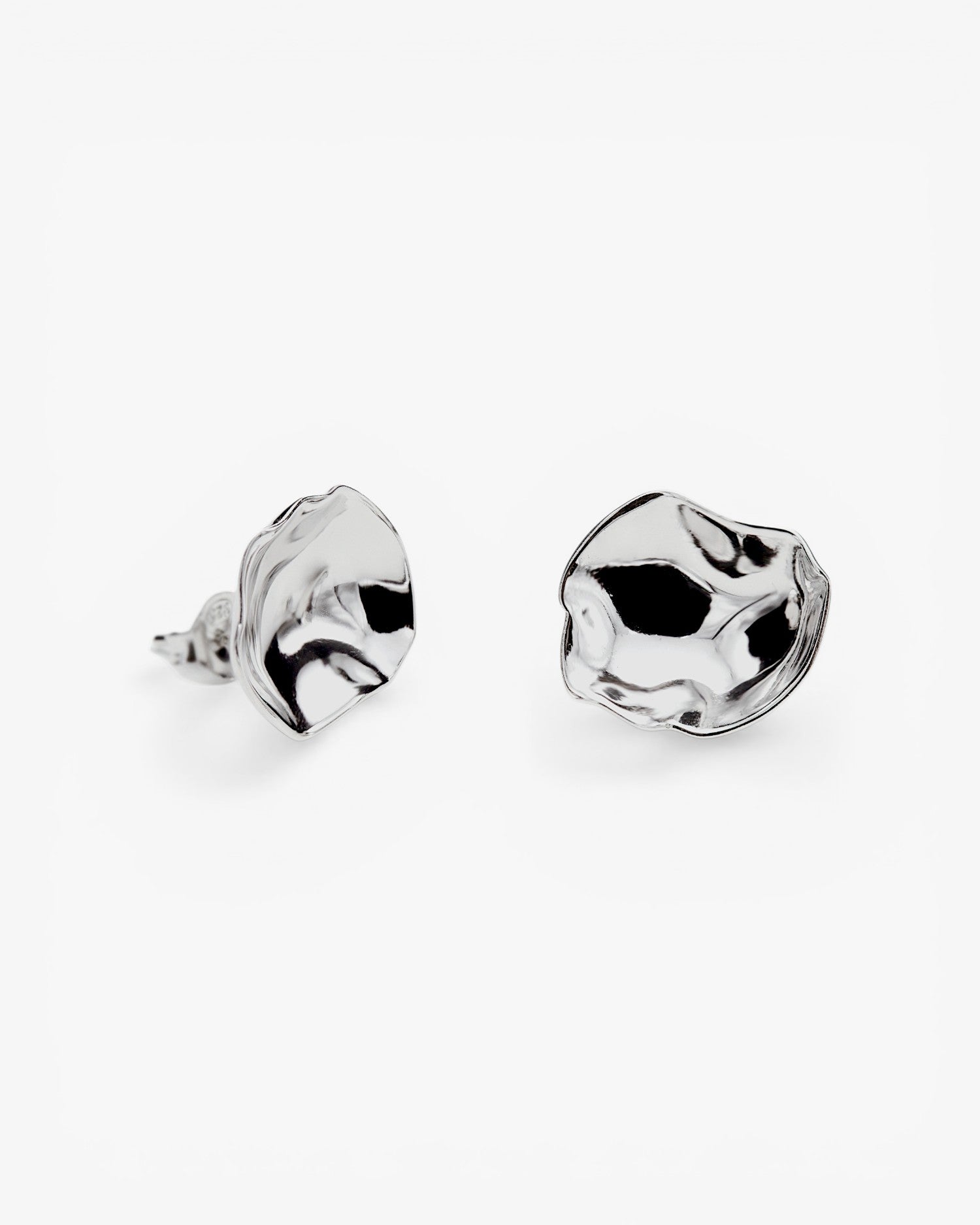 Boucles d'oreilles originales en argent avec un design convexe
