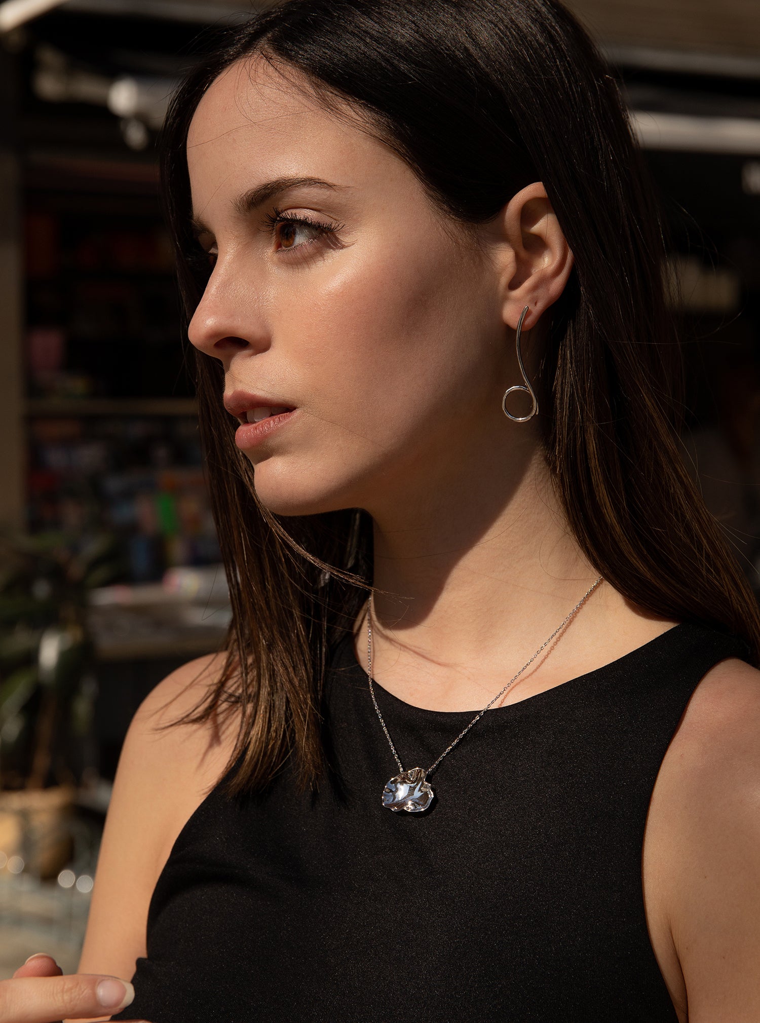 Colliers originaux en argent avec un motif circulaire convexe