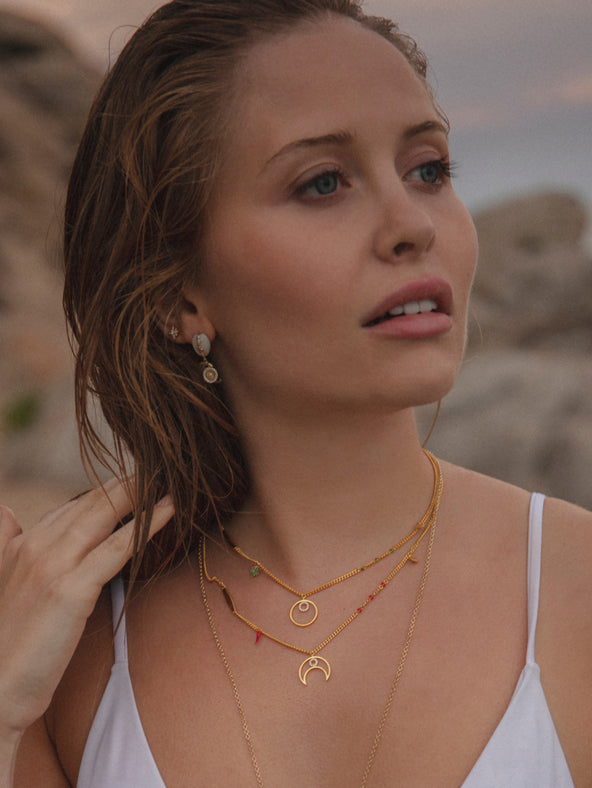 Collares con colgantes plata baño oro mano de fátima