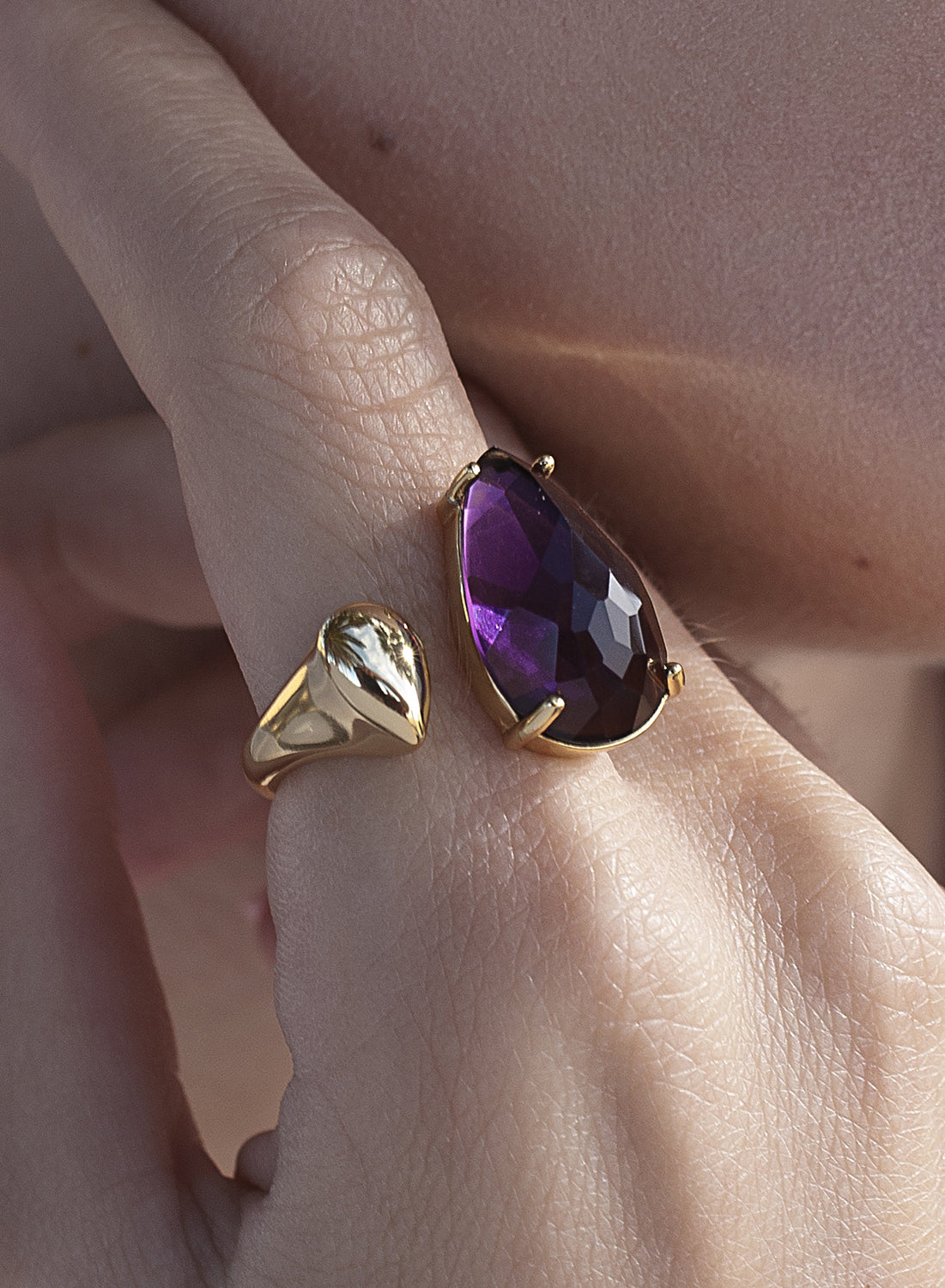 Anillos con piedras diseño de cuarzo adamantino zafiro