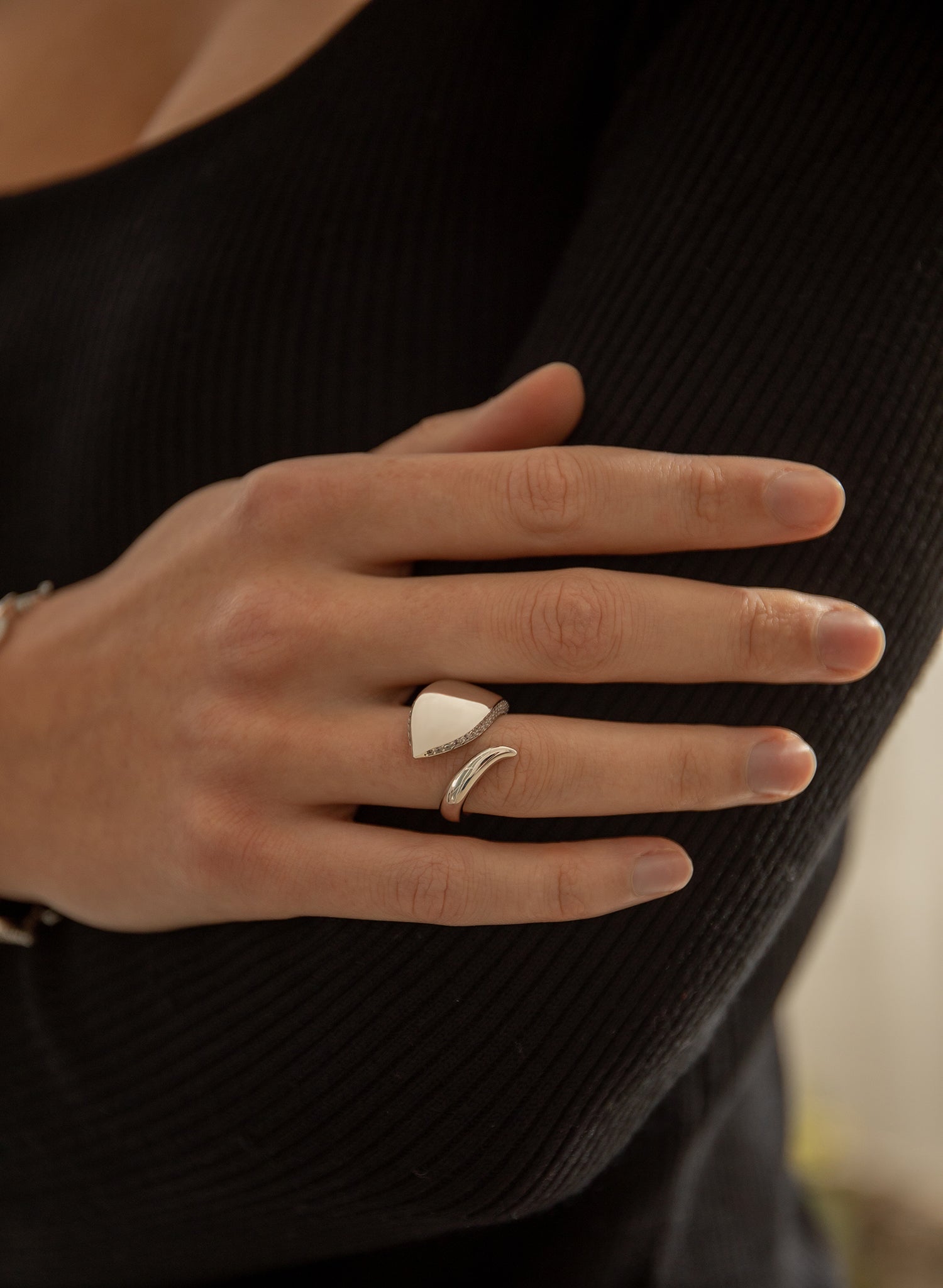 Rings of design style oversize with zirconias rail