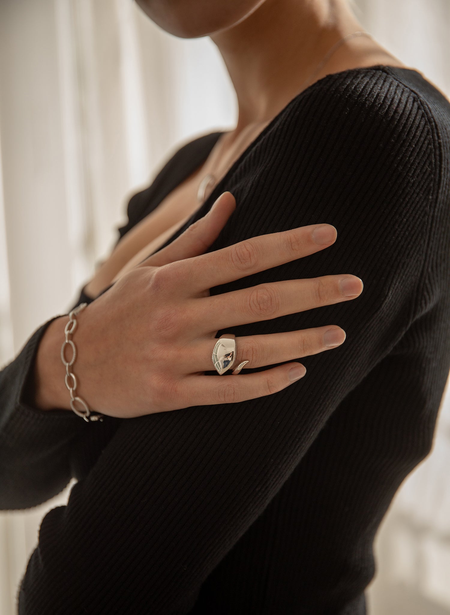 Rings of design style oversize with zirconias rail