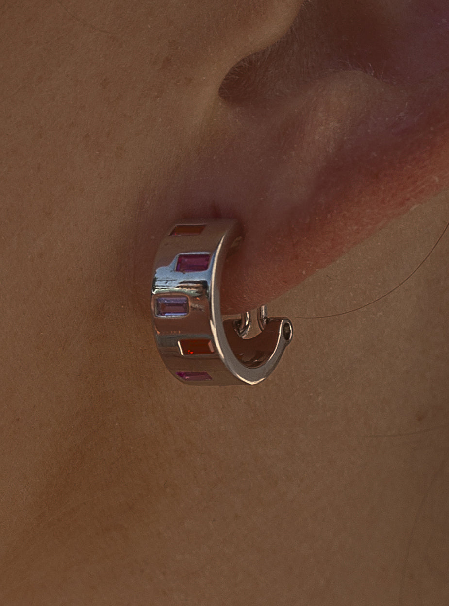 Pendientes cierre omega diseño multicolor de plata lisa