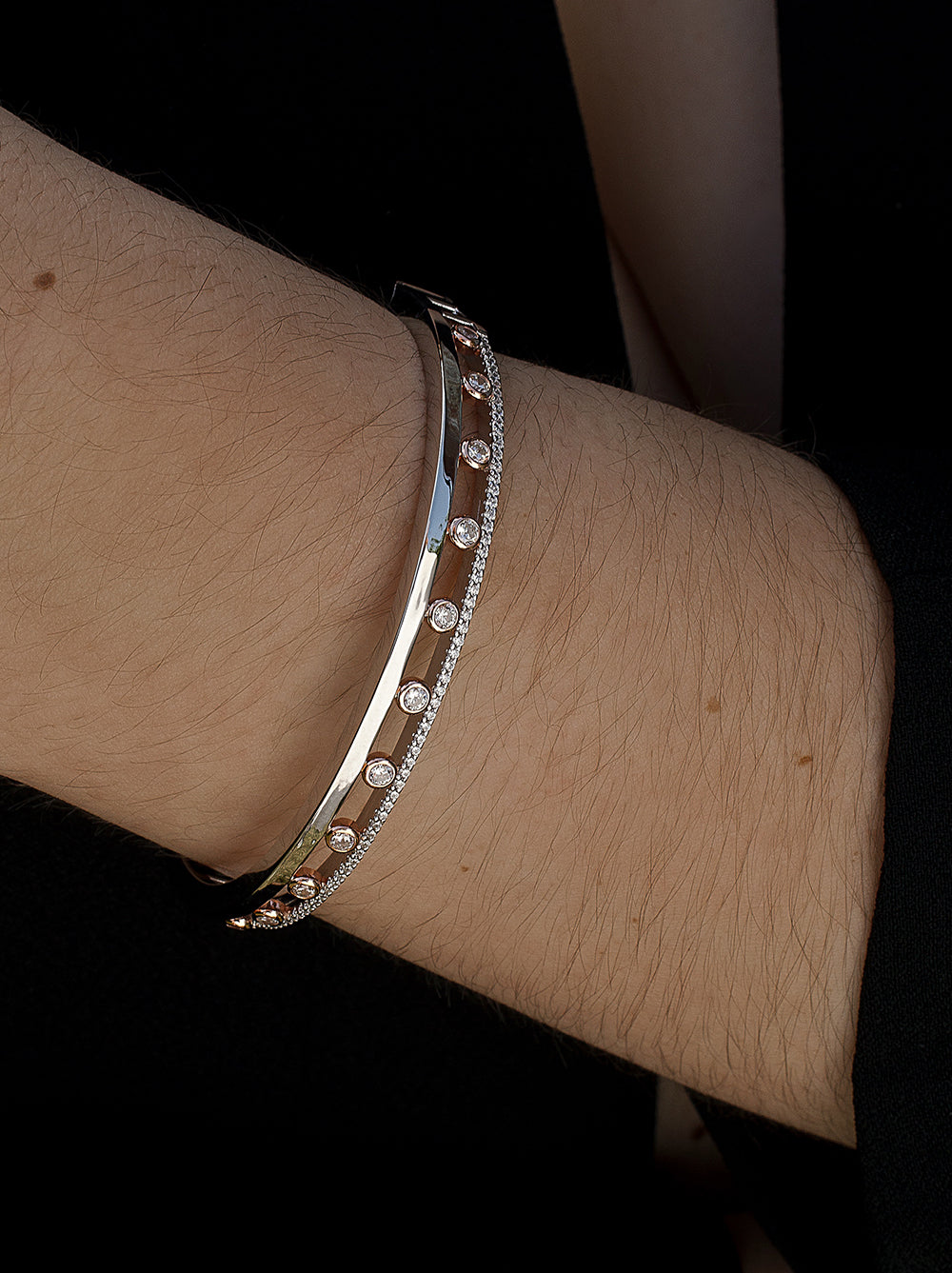 bracelet bracelet design bicolore avec zircons