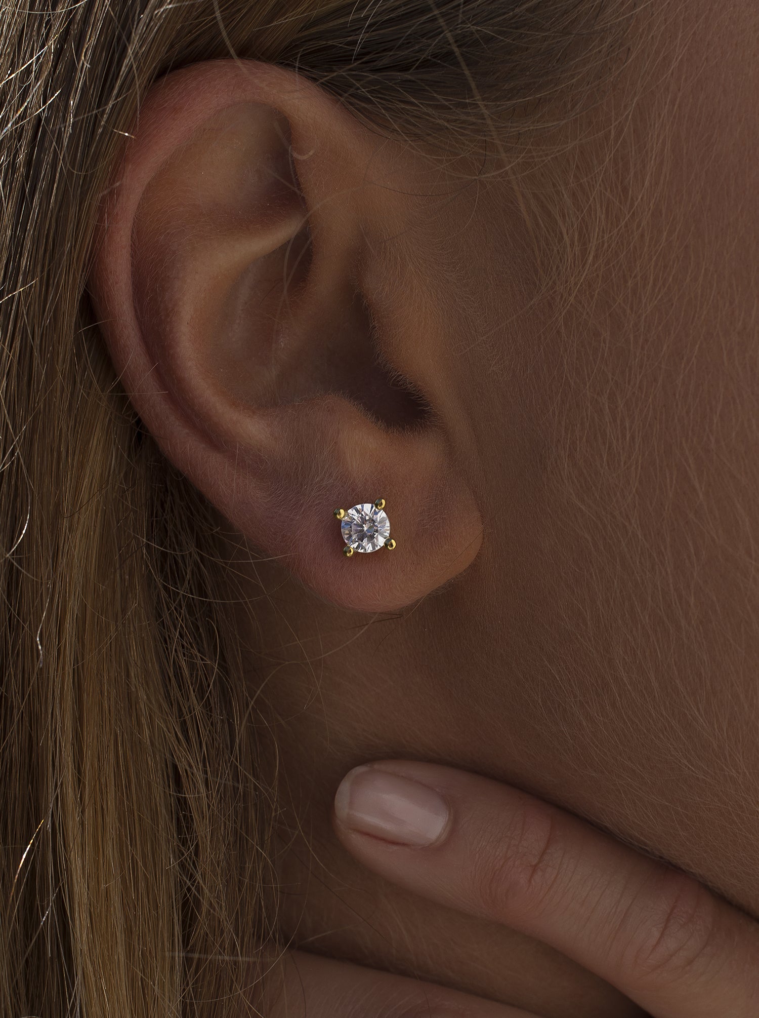 Small silver earrings, gold plated, 4-claw design with cubic zirconia