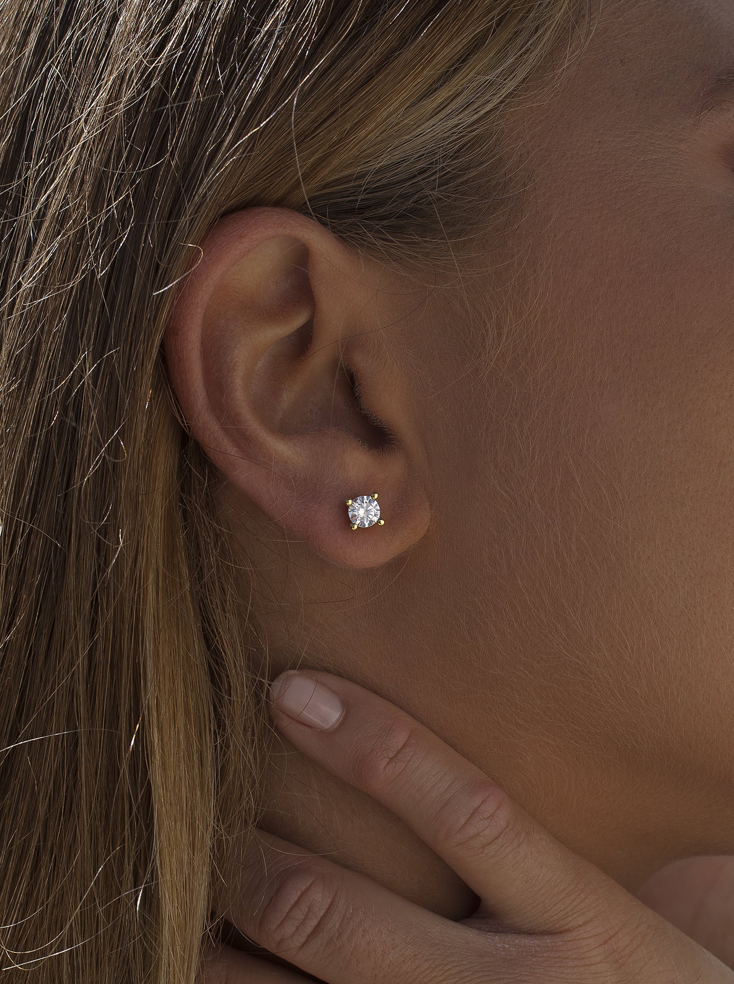 Small silver earrings, gold plated, 4-claw design with cubic zirconia