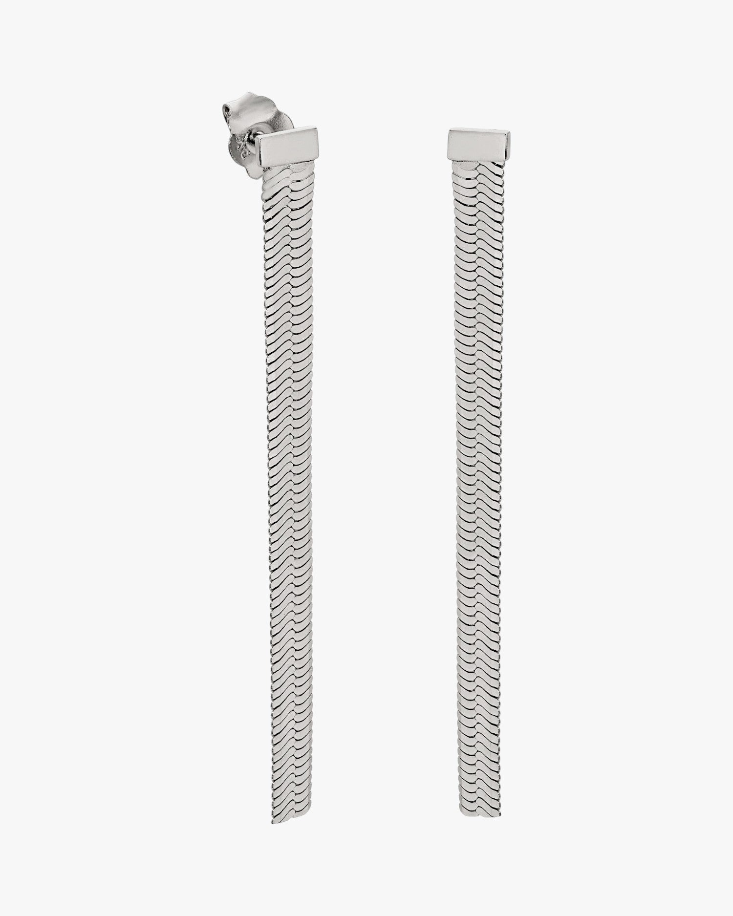 Longues boucles d'oreilles en argent avec un motif de serpent