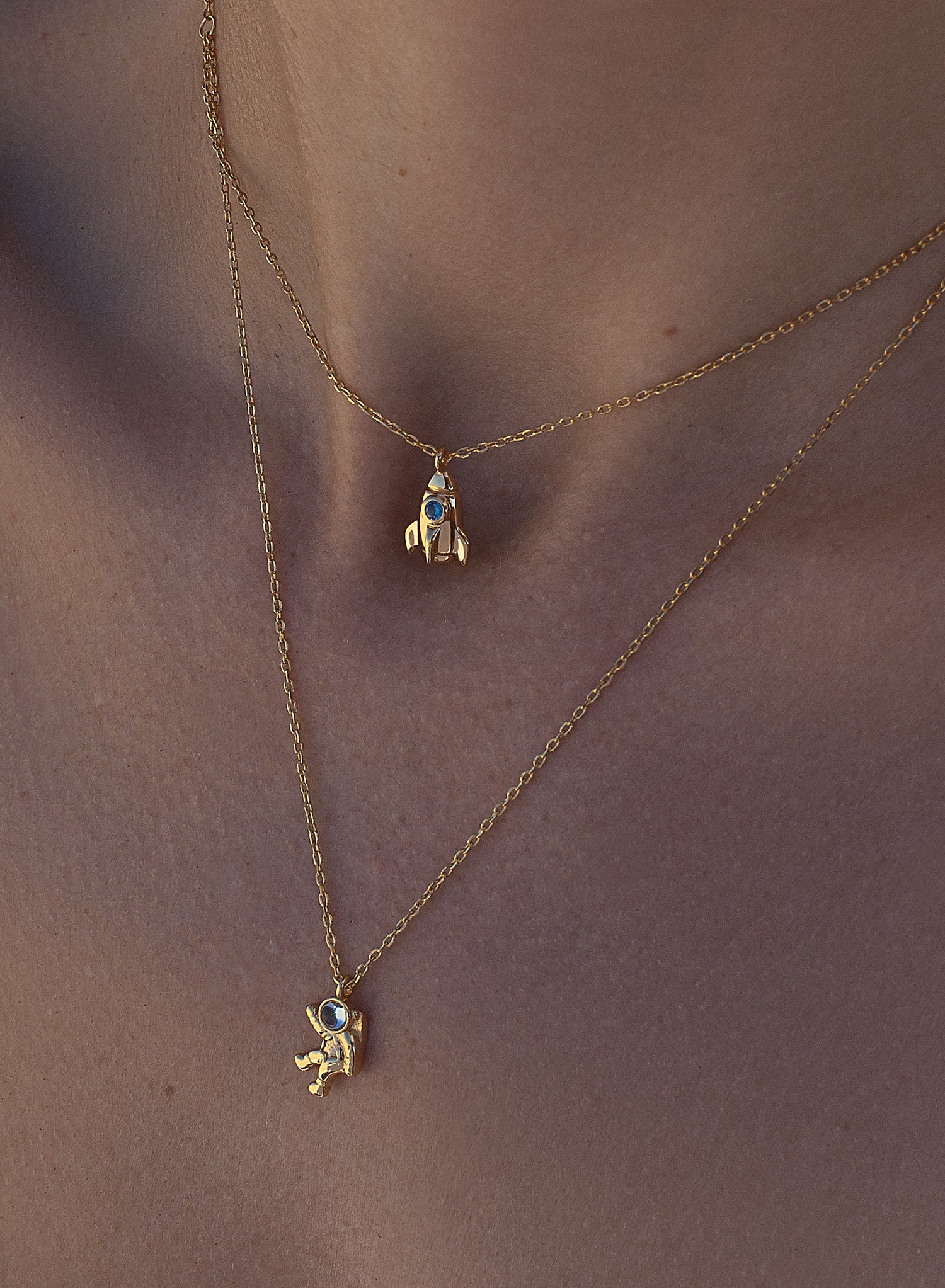 Collares dobles de plata diseño espacial