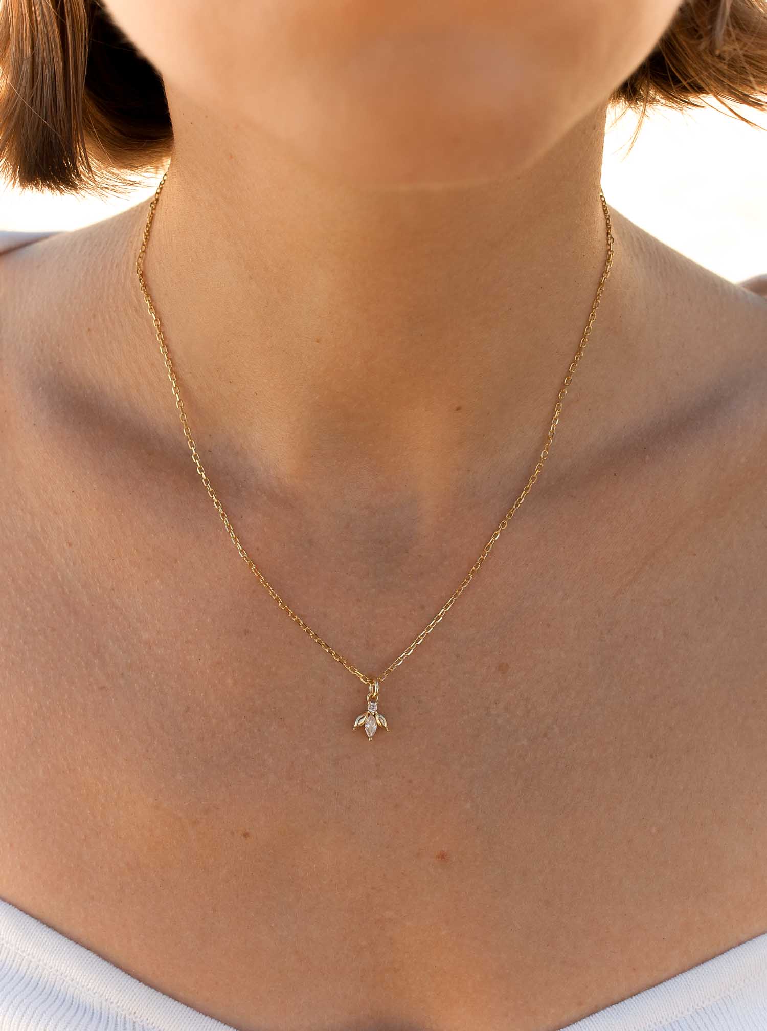 Petits pendentifs en argent plaqué or en forme de mouche