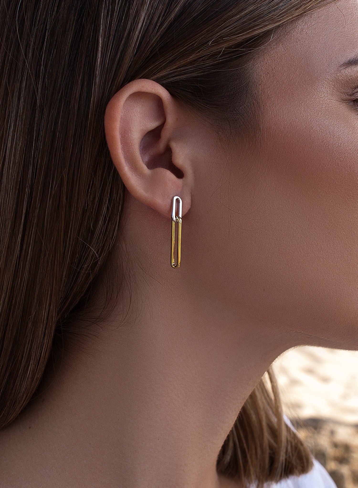 Pendientes bicolor diseño de dos eslabones medidas distintas