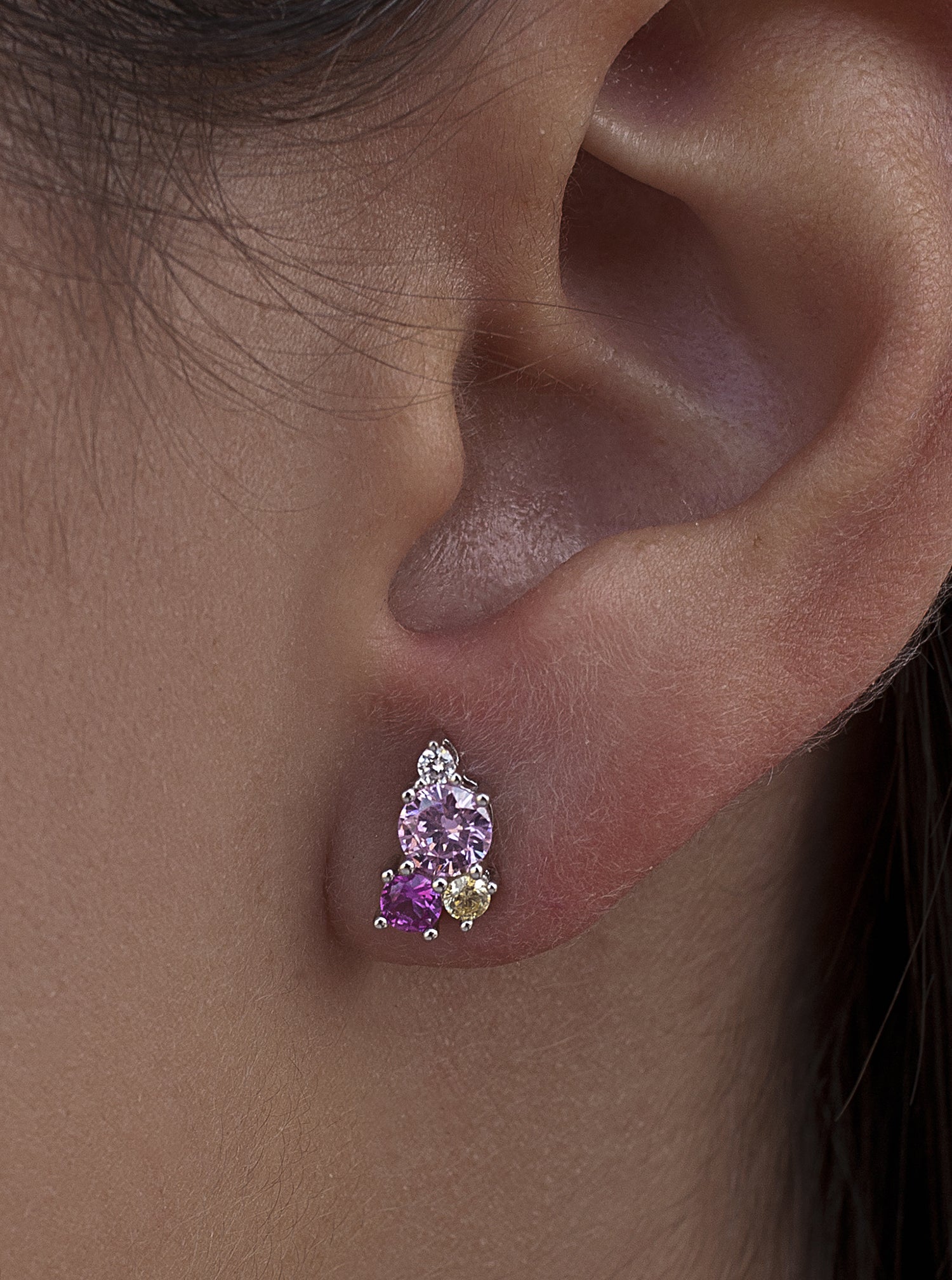 Petites boucles d'oreilles en argent avec quartz adamantine rose