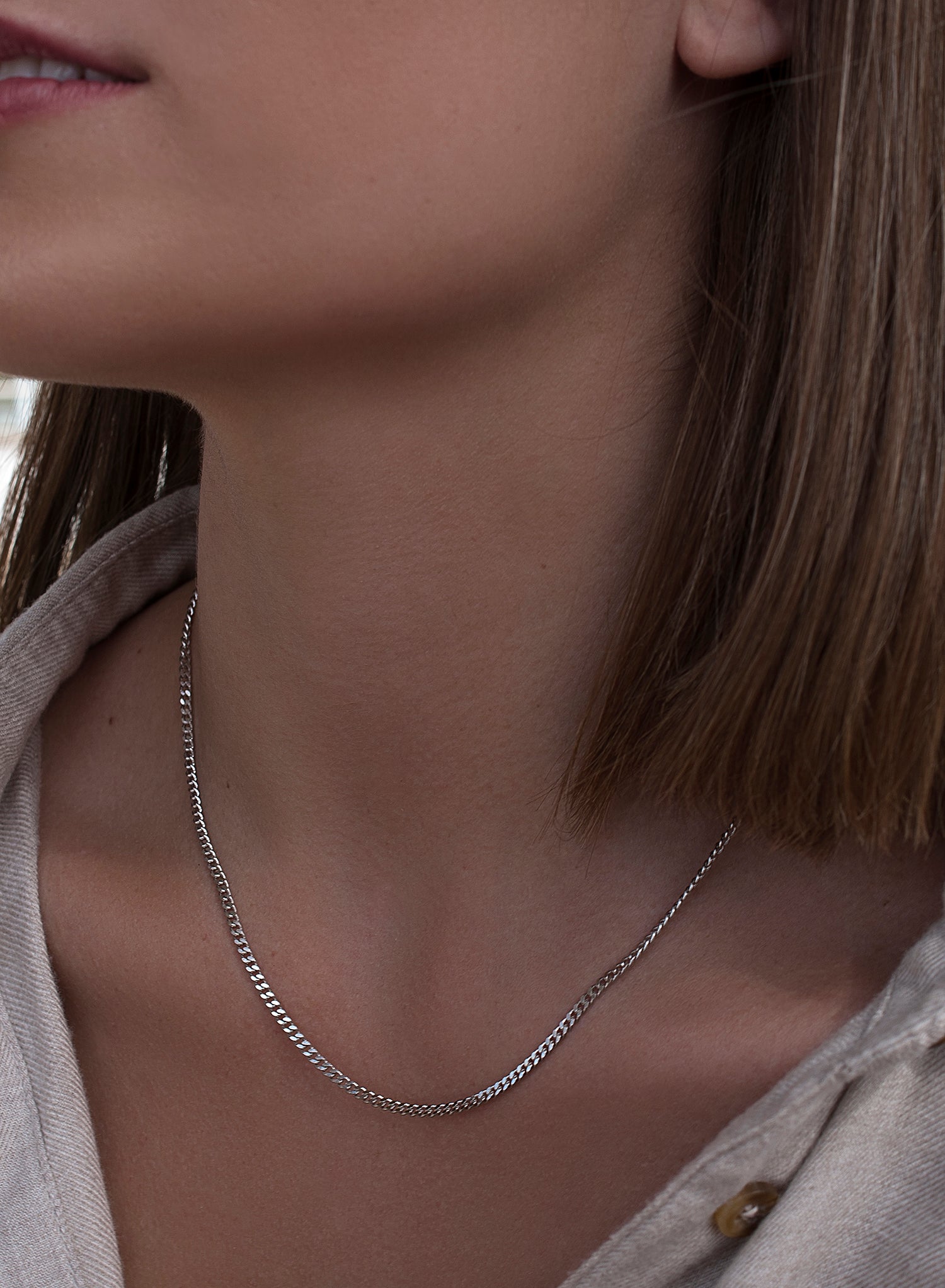 Short silver necklaces, chain design